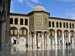 La Kupolo de la Trezoro de la Moskeo de la Umajadoj estis konstruita en 789