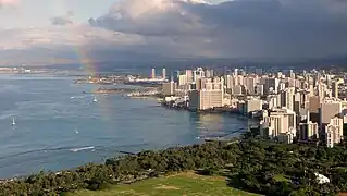 Honolulu el la kratero de Diamond Head.