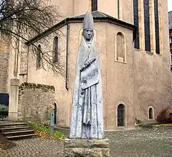 Statuo de Willibrord ĉe Echternach