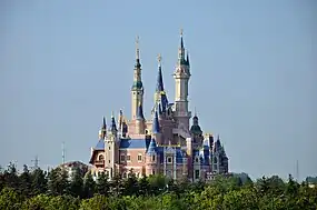 Shanghaiko Disneyland.