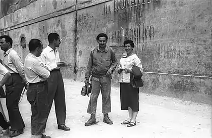 Felix Ruiz de Arkaute (irudiaren erdian), I Euskal Herriko Espeleologia Jardunaldietan (Arantzazu, 1956)