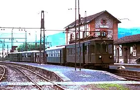 Tren bat Zumaiako geltokian