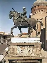 Gattamelata condottieroaren estatua, 1446-1453Piazza del Santo, Padua.