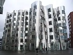 Gehry eraikinak