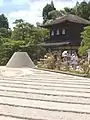 Ginkaku-ji hareazko lorategiarekin