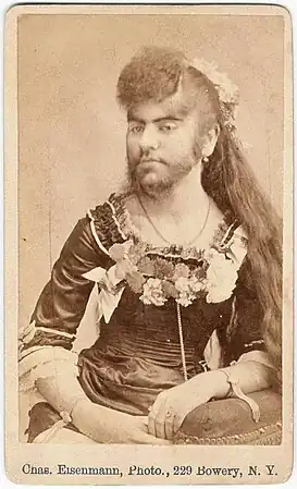 Annie Jones emakume bizarduna, 1900 ingurukoa