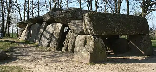 La Roche-aux-Fées trikuharria.