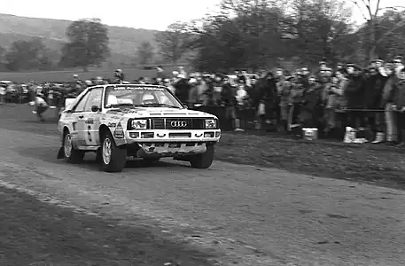 Michèle Moutonek zuzentzen du Audi Sport Quattro 1984ko RAC Rallyan.