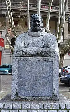 Ernest Hemingwayren monumentua.