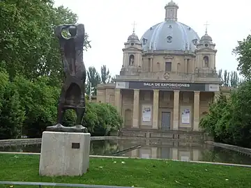 Rodeznoko Kondearen plaza eta Eroritakoen monumentua.