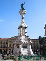 Iruñeko foruen monumentua (1903), herri diru bilketaz eraikia