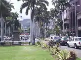 Port Louis finantzagune eta kale nagusia.