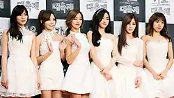 Apink vuonna 2014.Vasemmalta oikealle: Hayoung, Eunji, Bomi, Naeun, Chorong ja Namjoo.