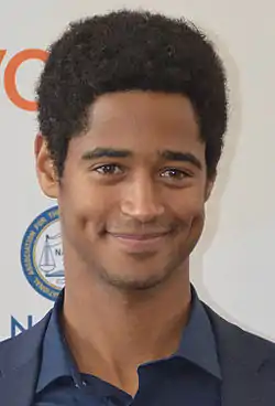 Alfred Enoch vuonna 2014.