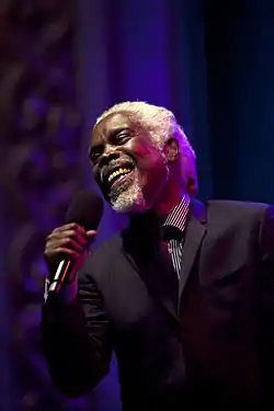 Billy Ocean esiintymässä Sydneyssä vuonna 2012.