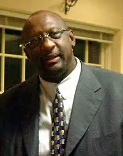 Bob Lanier vuonna 2004