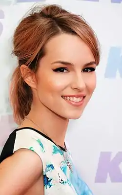 Bridgit Mendler toukokuussa 2013.