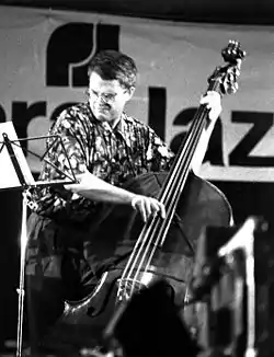 Charlie Haden Italian Pescarassa vuonna 1990.