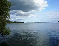 Järveä Tilžėn kylältä nähtynä