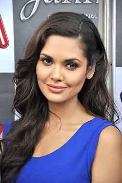 Esha Gupta vuonna 2012.