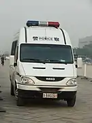 Kiinan poliisin Iveco-pakettiauto.