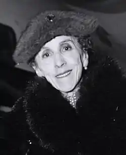 Karen Blixen Kastrupin lentoasemalla 1957.