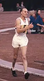 Ken Matthews vuoden 1964 olympialaisissa.