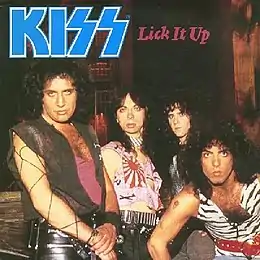 Singlen ”Lick It Up” kansikuva