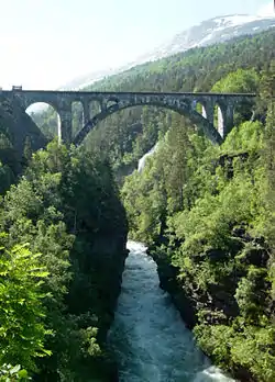 Kylling bru Romsdalenin laaksossa