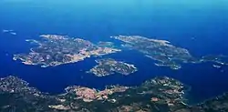 La Maddalena ilmasta nähtynä.