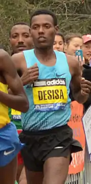 Lelisa Desisa vuoden 2013 Bostonin maratonilla.