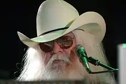 Leon Russell vuonna 2009