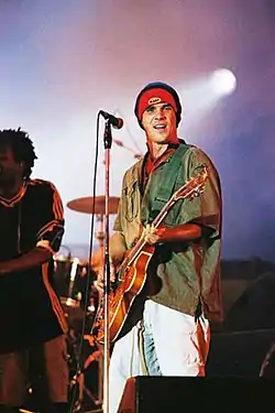 Manu Chao vuonna 2001.