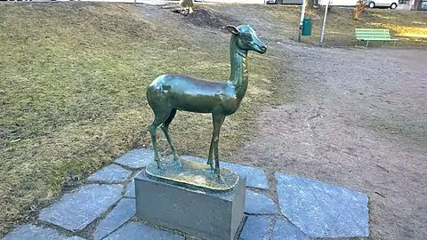 Metsäkauris/Bambi, 1957, Ensipuistikko, Eira, Helsinki.