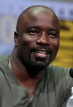 Mike Colter San Diegon Comic-Conissa 2017.