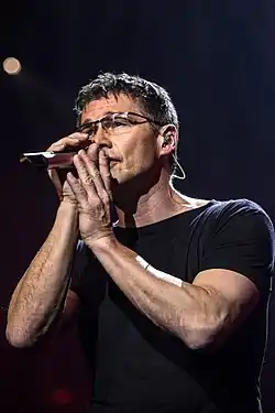 Morten Harket esiintymässä Frankfurtissa vuonna 2013.