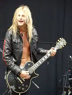 Richie Faulkner esiintymässä vuonna 2009.