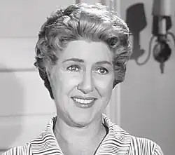 Sara Seegar Mrs. Wilsonina televisiosarjassa Dennis the Menace vuonna 1963.