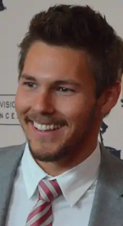 Scott Clifton Daytime Emmy-palkintojen jakotilaisuudessa