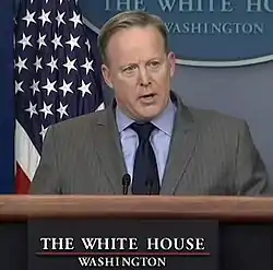 Sean Spicer Valkoisessa talossa vuonna 2017.