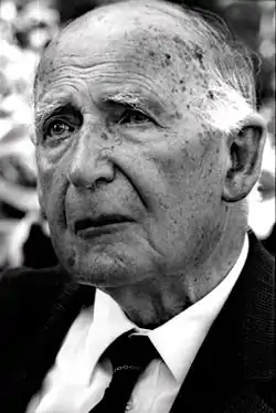 Bernard Lovell vuonna 2000.