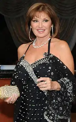 Stephanie Beacham vuonna 2009.