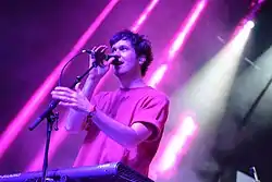 Washed Out esiintymässä heinäkuussa 2016