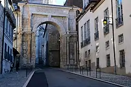 Porte Noire, Romeinske triomfbôge.