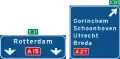 K4: Hege beslissingspaadwizer by de autodyk del meiin paniel foar de rydstripe foar de trochgeande rjochting en paniel foar de ôfspjalting foar de ôfslaande rjochting, mei ynterlokale doelen, dyknûmers fan de autodiken en Jeropeeske haadrûten