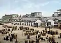 Strân yn Scheveningen yn 1900.