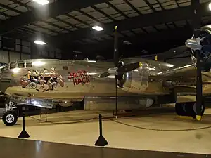 Boeing B-29 Superfortress tesjen yn it New England Air Museum.