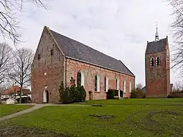 De âlde tsjerke fan Baflo mei frijsteande toer