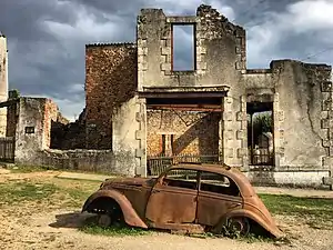 Oradour-sur-Glane (Frankryk), ferneatige troch de Dútsers by it Bloedbad fan Oradour-sur-Glane yn 1944