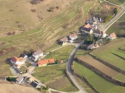 Vogtsburg, dr glainschd Ortsdail, wu d Gsamtgmeind dr Namme her het, ghört zue Oberbärge